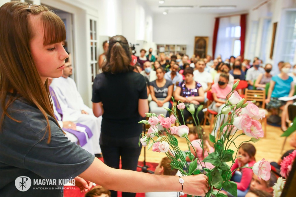 Pour un avenir sans discrimination contre les gitans. A Budapest la prière œcuménique pour le peuple rom et la mémoire du porrajmos avec le témoignage d’Éva Fahidi, survivante d’Auschwitz