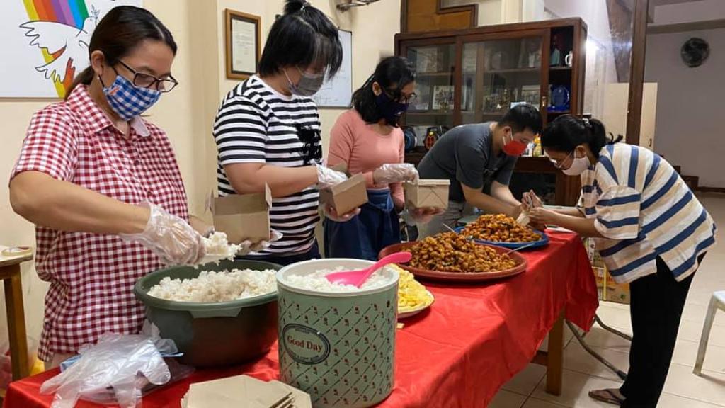 Courses solidaires et distributions de repas : une initiative globale de Sant'Egidio pour combattre la pauvreté et la faim
