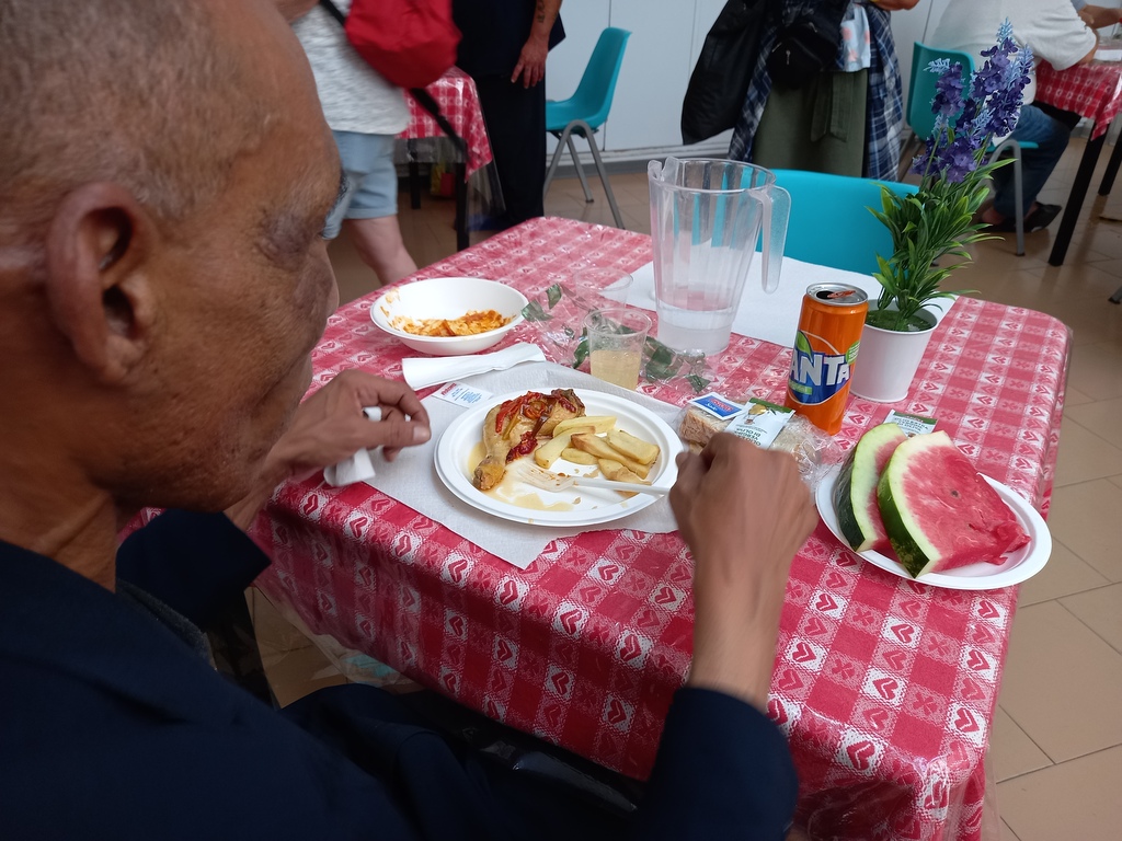 Il Ferragosto di Sant'Egidio: in tutta Italia feste e pranzi con anziani, senza dimora, migranti e detenuti. Tra i volontari afghani venuti con i corridoi umanitari, a due anni dalla fuga da Kabul