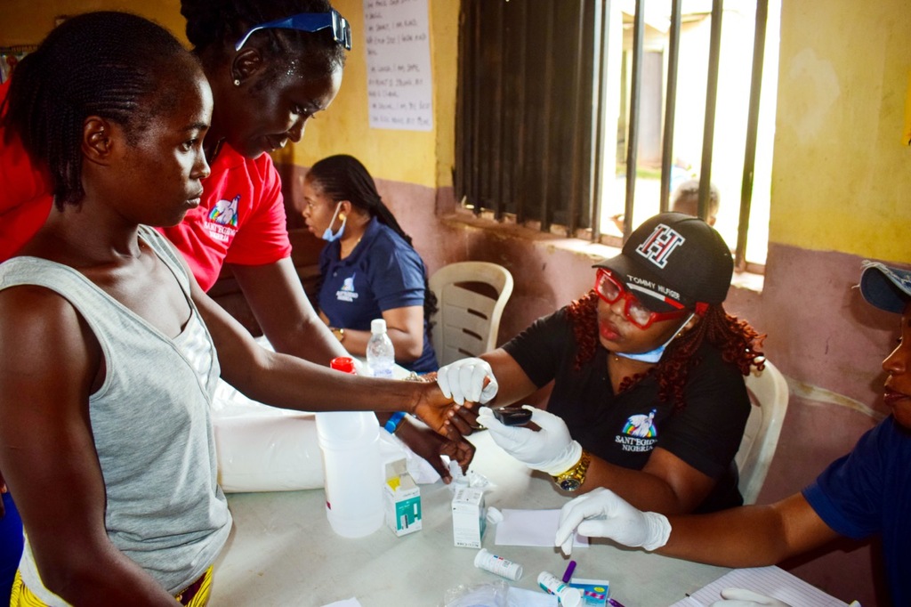 Un "campamento médico" para desplazados internos en Abuja, Nigeria