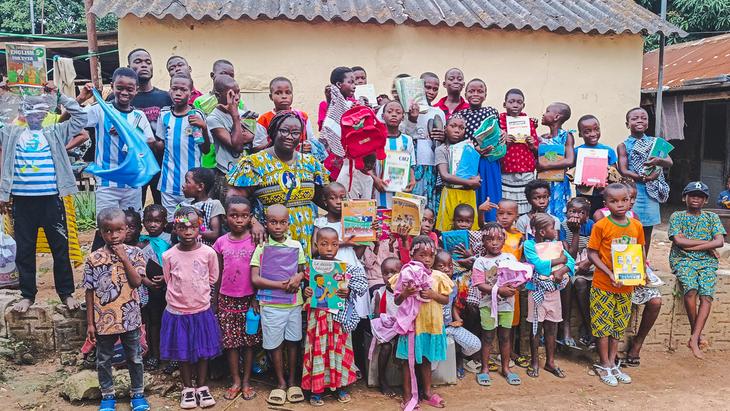 Fournitures scolaires, distribution de nourriture et projets de réinsertion pour les enfants des rues : les week-ends de solidarité de Sant'Egidio en Côte d'Ivoire