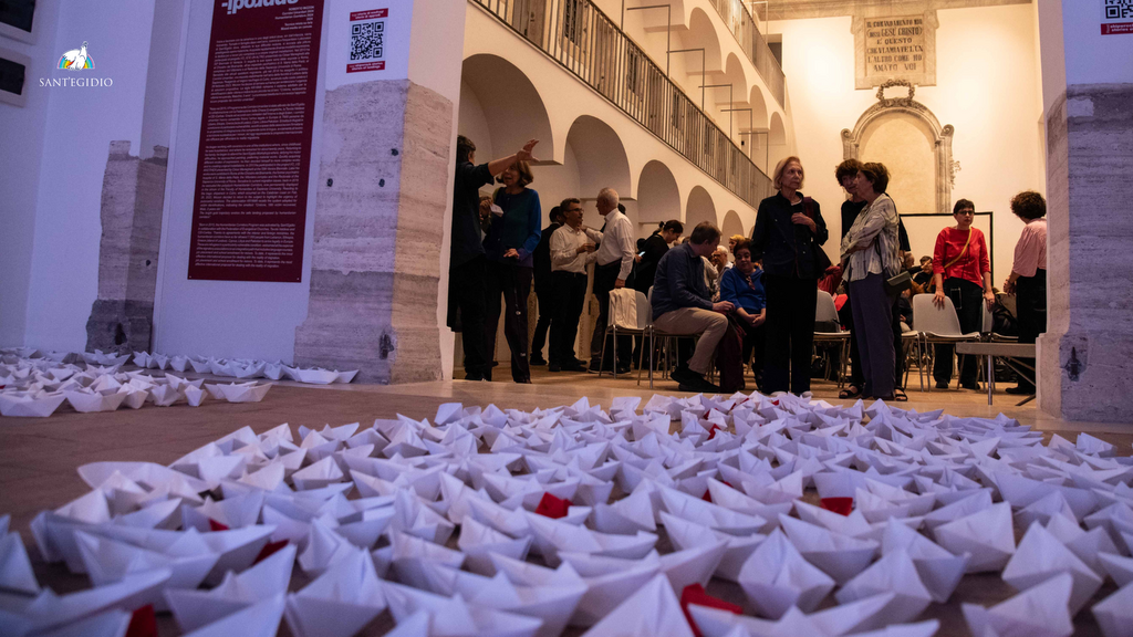 Die Ausstellung "Schiffbruch - Landung" von Venedig nach Rom: Drama und Hoffnungen von Migranten aus der Sicht der Kunst