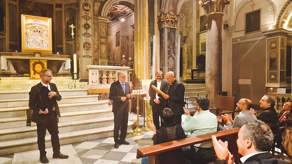 Il nuovo Vicario della Diocesi di Roma, il noecardinale Baldassarre Reina, ha visitato la basilica di San Bartolomeo all'Isola e presieduto la preghiera della sera della Comunità di Sant'Egidio