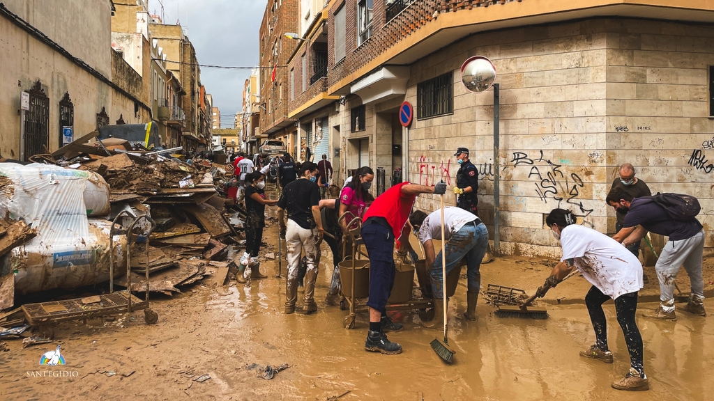 Le Comunità di Sant'Egidio spagnole tra gli "angeli del fango" a Valencia