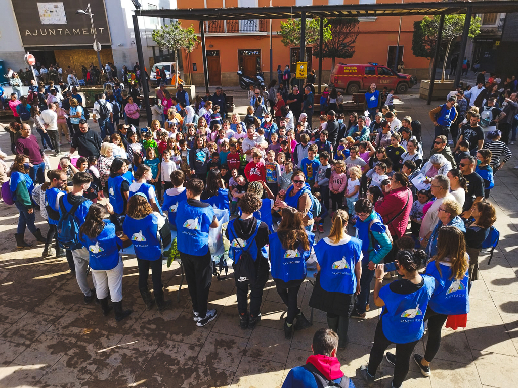 A Sedaví, uno dei centri della regione di Valencia più colpiti dalla Dana, si torna in piazza a far festa e sperare, con il sostegno di Sant'Egidio