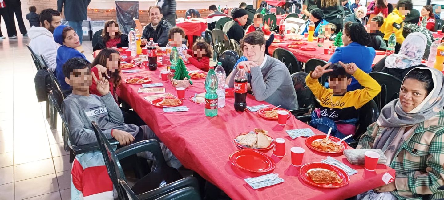 Roma Ostia Italia Pranzo Di Natale Della Scuola Della Pace E Gxp Comunit Di Sant Egidio